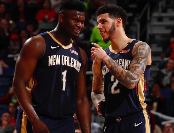  国王交易福克斯至尼克斯，换取巴雷特+首轮签  